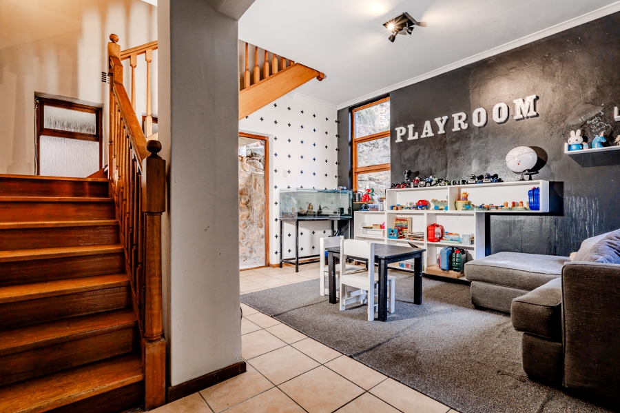 5 Bedroom Property for Sale in Camps Bay Western Cape